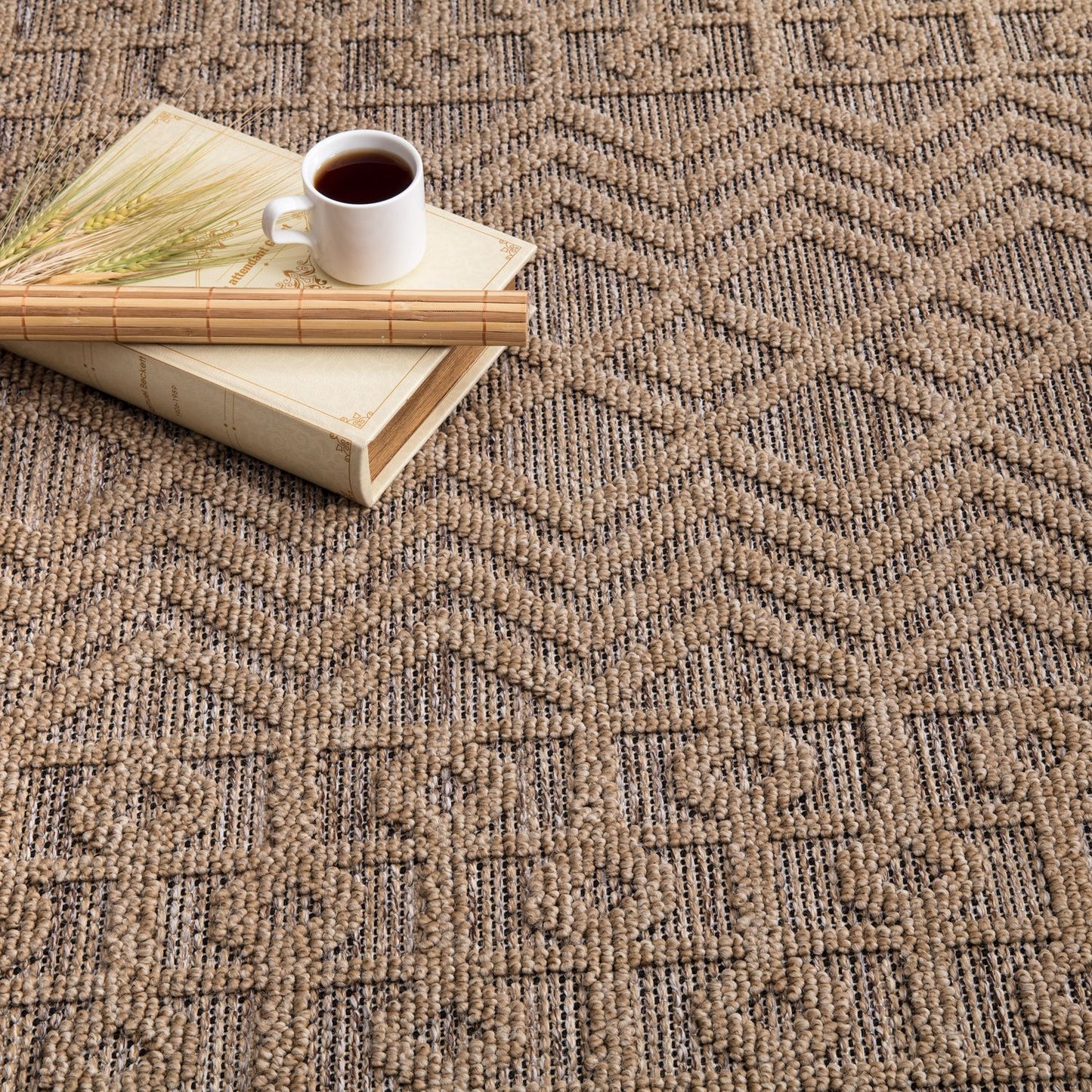 In- & Outdoor Rug Cologne with Bohemian Aztec Pattern in Beige