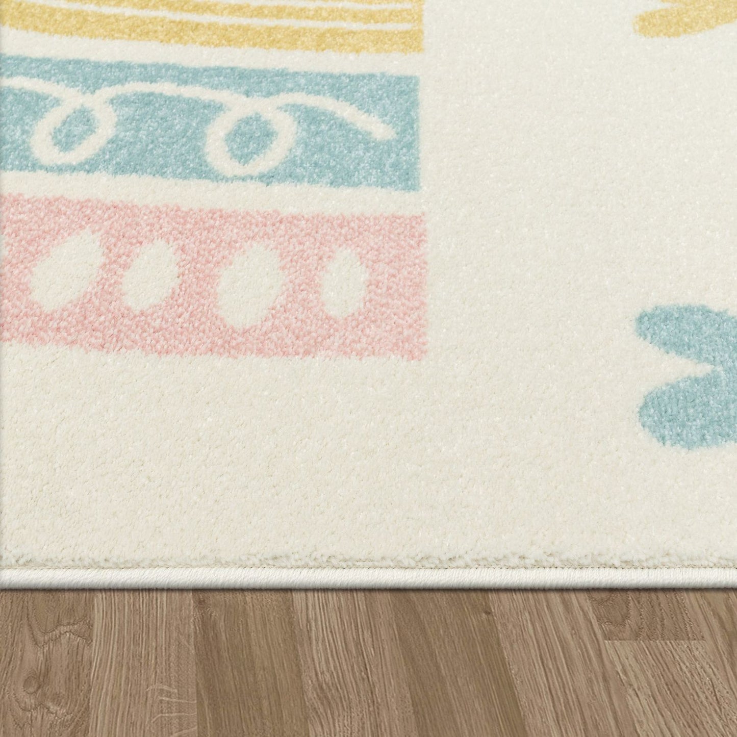 Kids Rug Nino with Rainbow and Hearts for Nursery in Cream