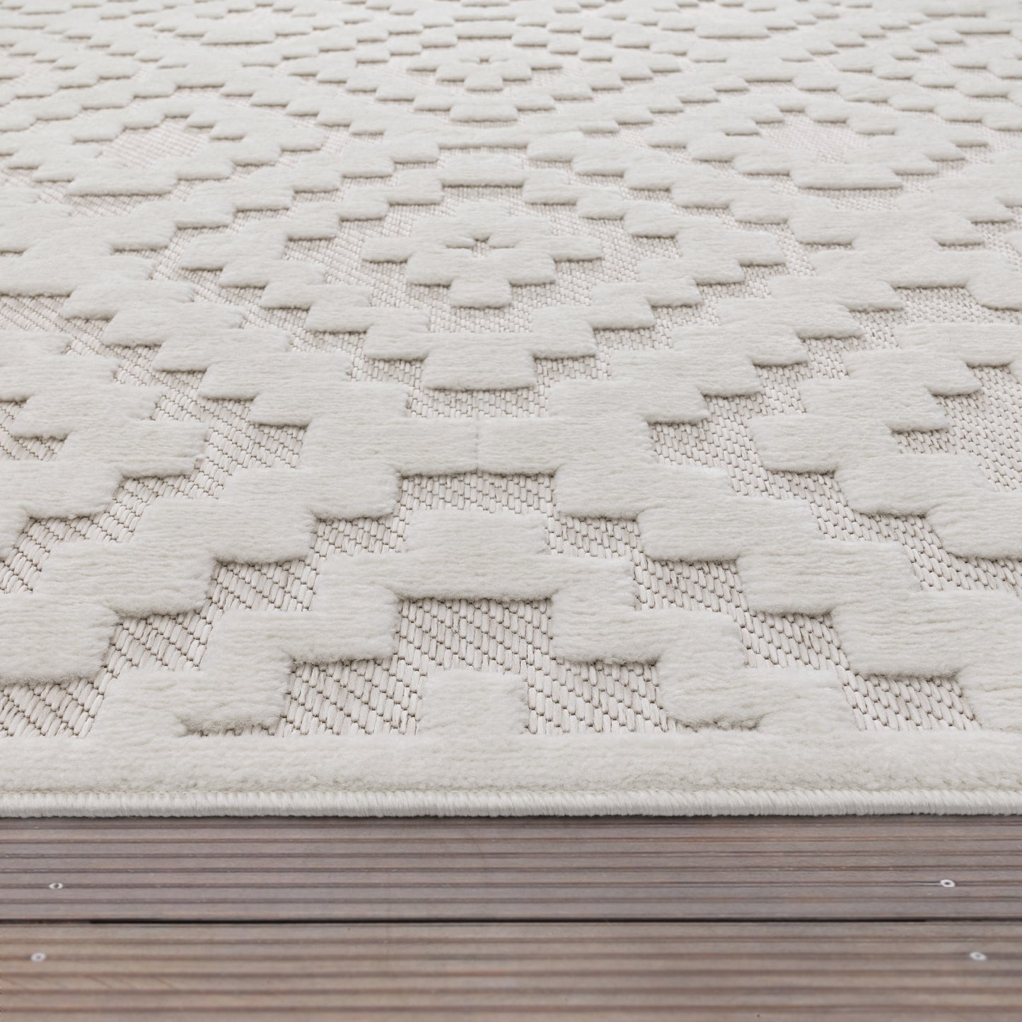 Indoor Outdoor Rug Livorno Trellis High-Low Pattern In Cream