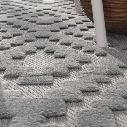 Indoor Outdoor Rug Livorno Trellis High-Low Pattern In Grey