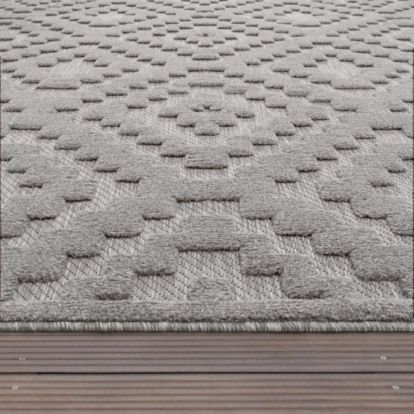 Indoor Outdoor Rug Livorno Trellis High-Low Pattern In Grey